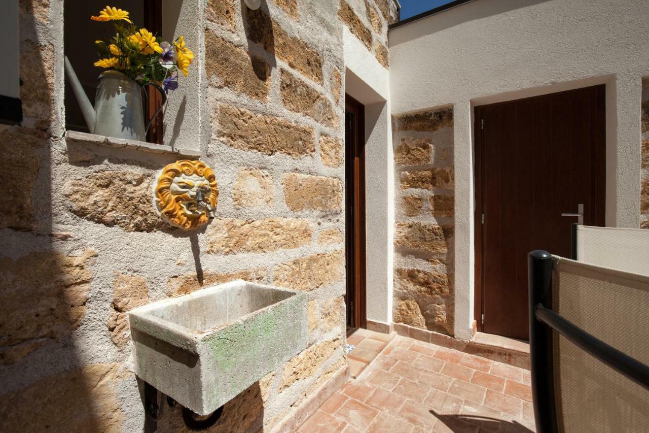 Le Alcove